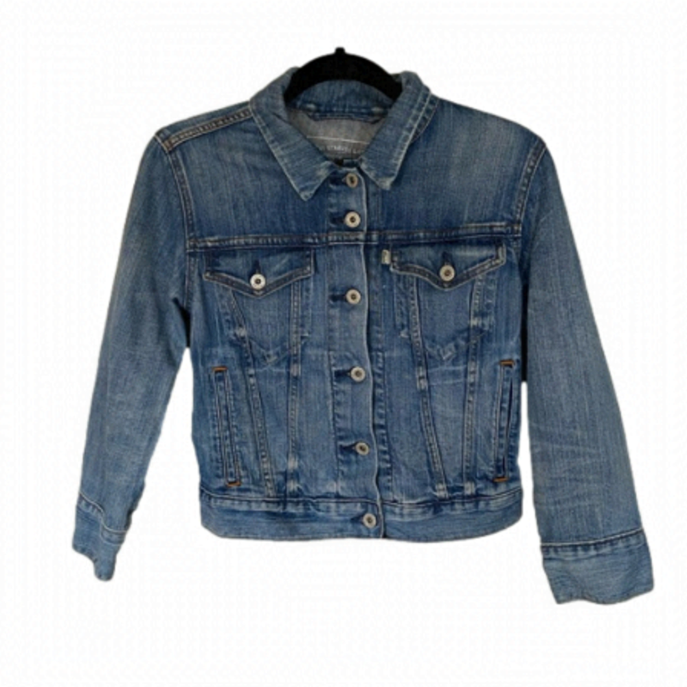 LEVI’S Women’s Jean Jacket